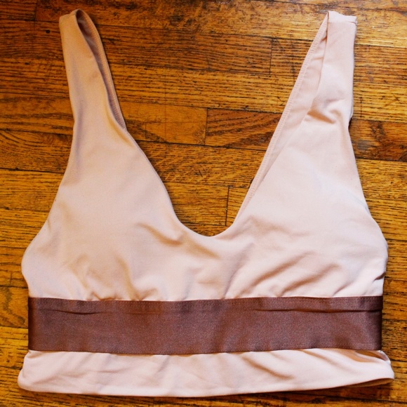 Fabletics Other - FABLETICS Valetta Midi Sports Bra